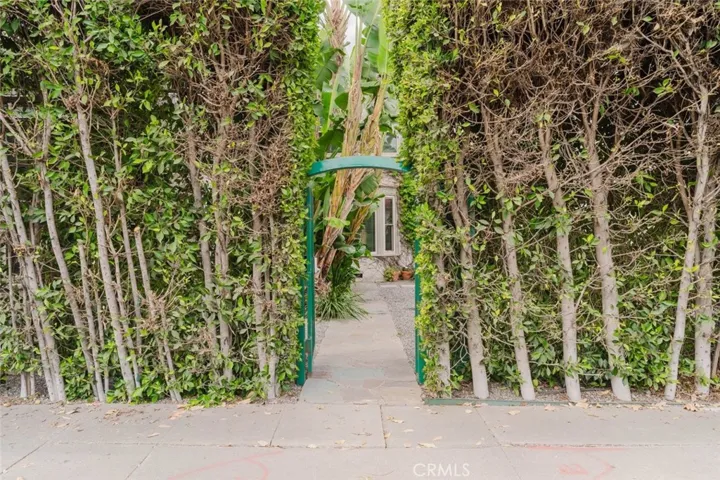5962 San Vicente Boulevard 4, Los Angeles, California 90019