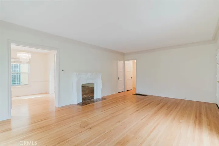 5962 San Vicente Boulevard 4, Los Angeles, California 90019