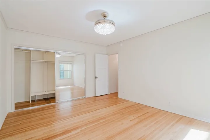5962 San Vicente Boulevard 4, Los Angeles, California 90019