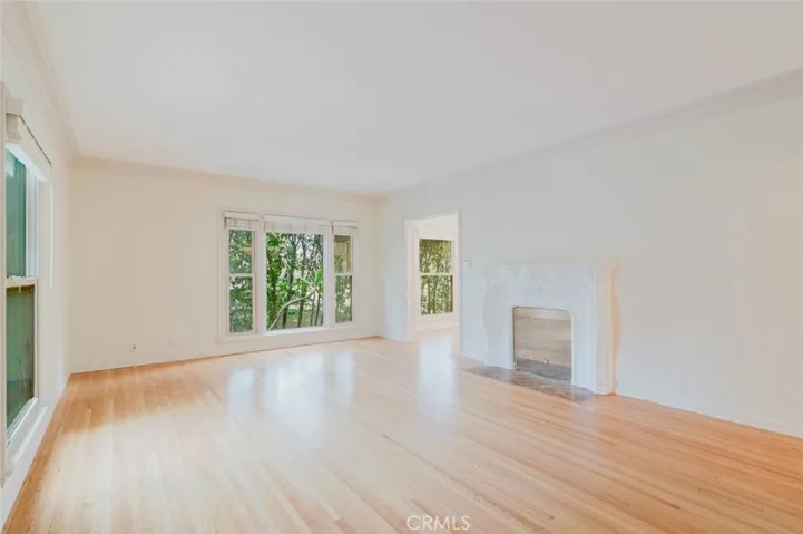 5962 San Vicente Boulevard 4, Los Angeles, California 90019