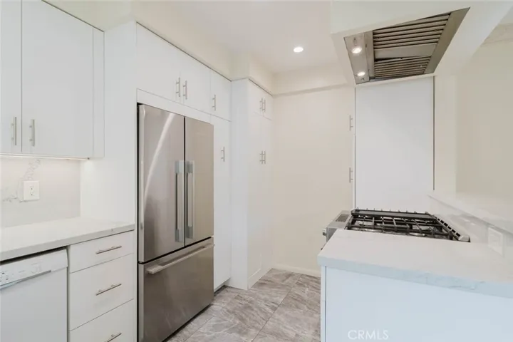 5962 San Vicente Boulevard 4, Los Angeles, California 90019