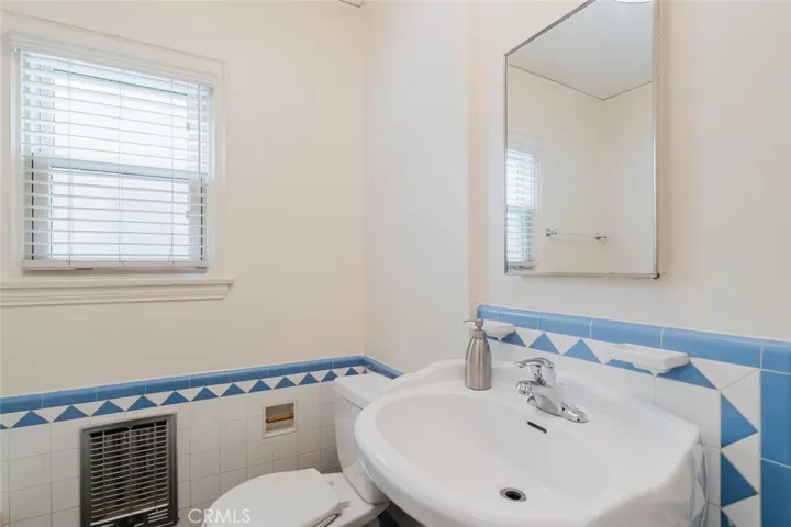 5962 San Vicente Boulevard 4, Los Angeles, California 90019