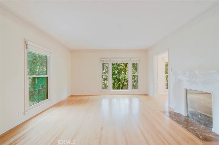 5962 San Vicente Boulevard 4, Los Angeles, California 90019