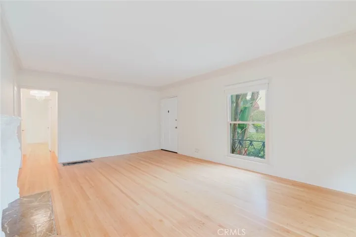 5962 San Vicente Boulevard 4, Los Angeles, California 90019