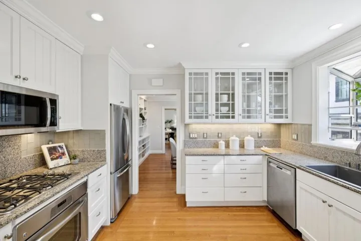 2119 Roosevelt Avenue, Burlingame, California 94010
