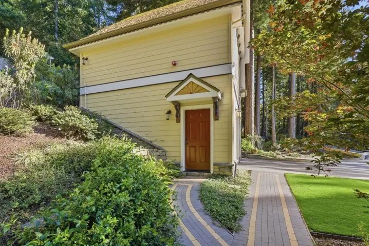 24431 Soquel San Jose Road, Los Gatos, California 95033