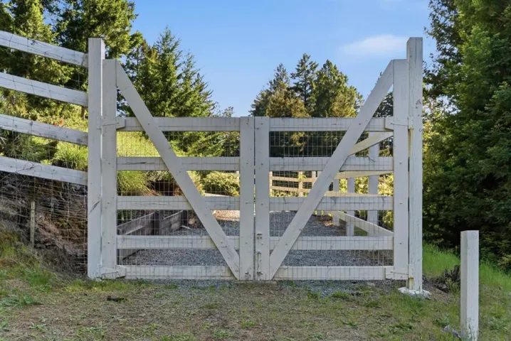 24431 Soquel San Jose Road, Los Gatos, California 95033