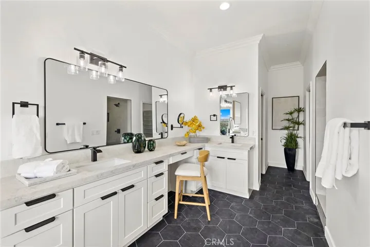 12336 Circula Panorama, Santa Ana, California 92705