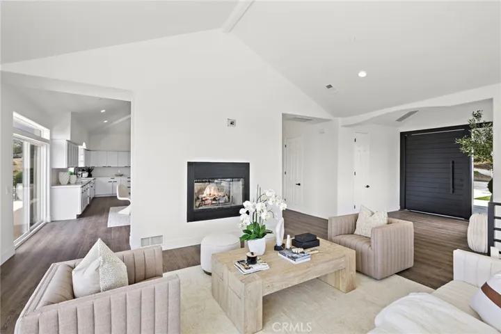 12336 Circula Panorama, Santa Ana, California 92705