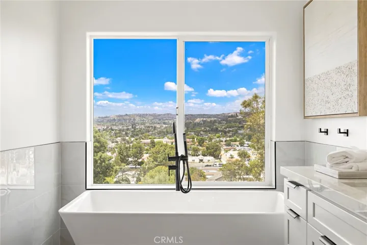 12336 Circula Panorama, Santa Ana, California 92705