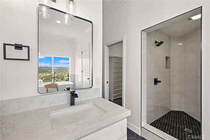 12336 Circula Panorama, Santa Ana, California 92705