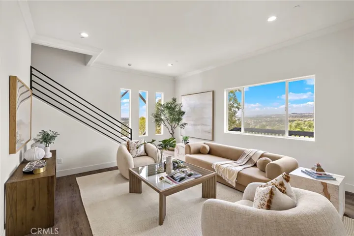 12336 Circula Panorama, Santa Ana, California 92705