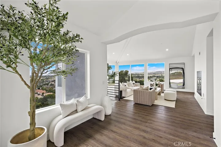 12336 Circula Panorama, Santa Ana, California 92705