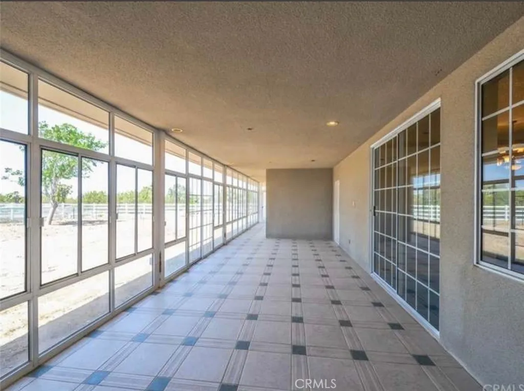 outdoor enclosed patio