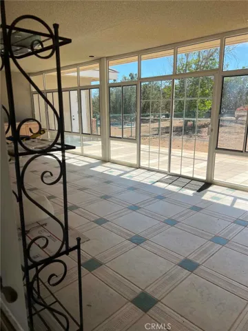 outdoor enclosed patio