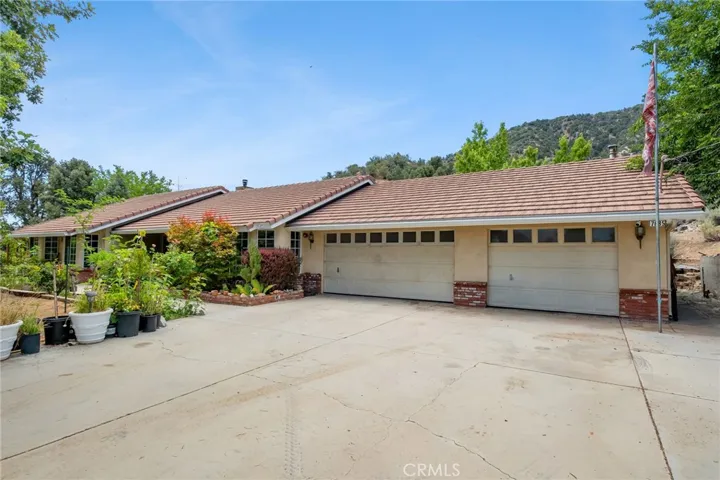 7685 Wintergreen, Wrightwood, California 92397