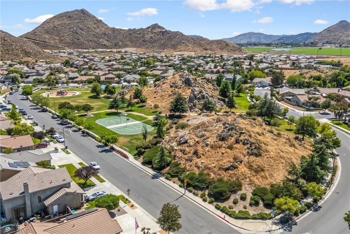 1216 Flagstone Lane, Hemet, California 92545