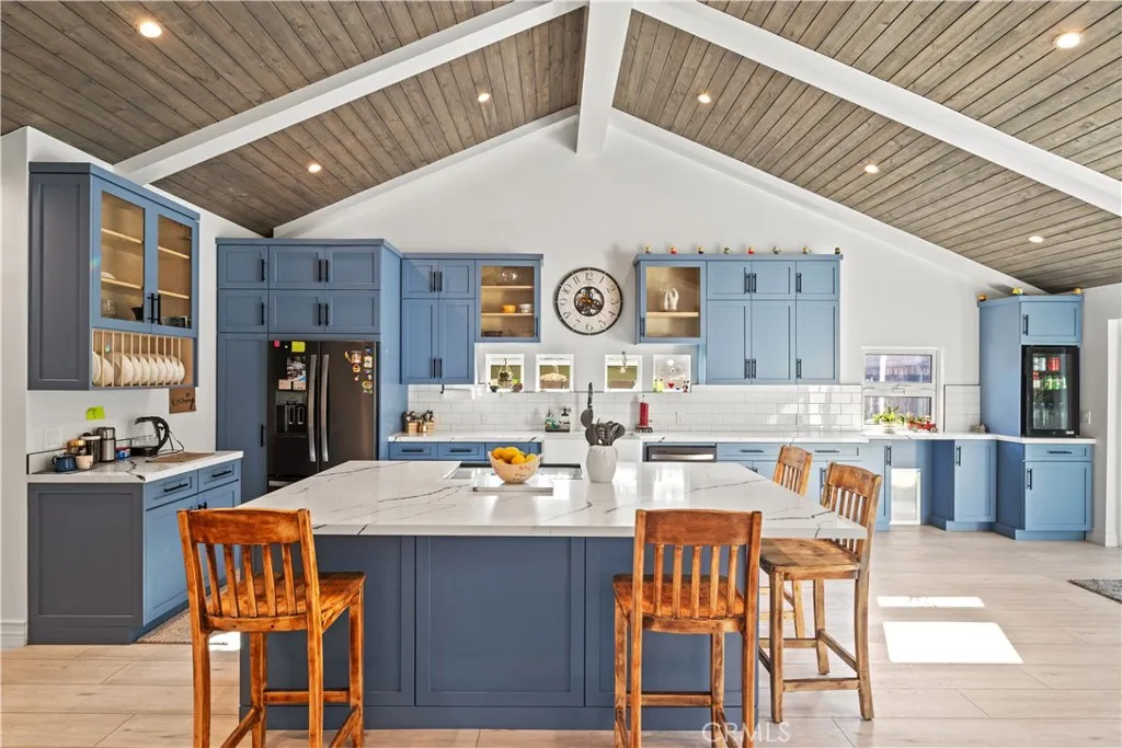 Beautiful Kitchen with Vaulted Ceilings