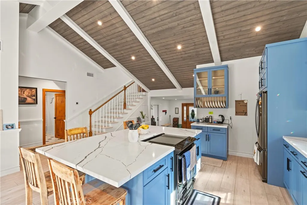 Kitchen Reverse