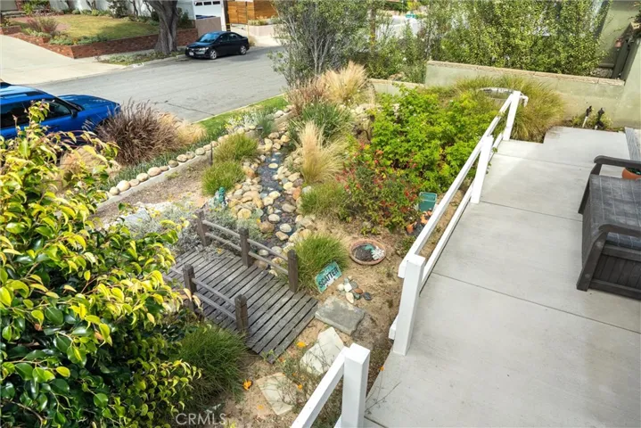 Self Sustaining Stream
