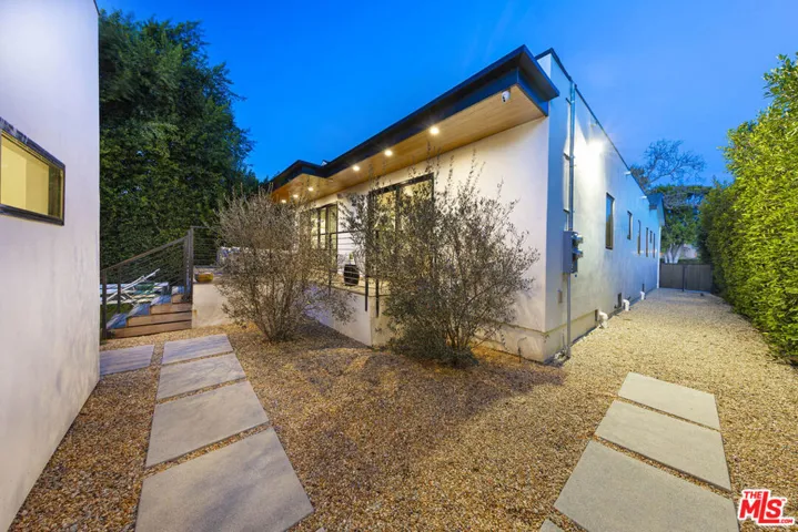 123 S Kilkea Drive, Los Angeles, California 90048