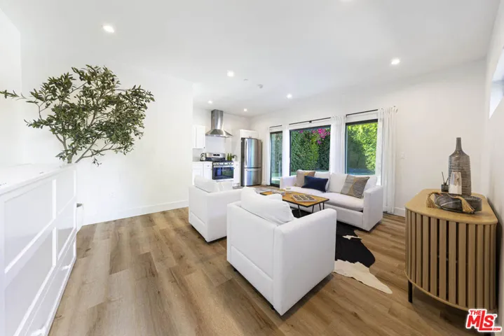 123 S Kilkea Drive, Los Angeles, California 90048