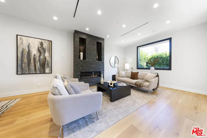 123 S Kilkea Drive, Los Angeles, California 90048