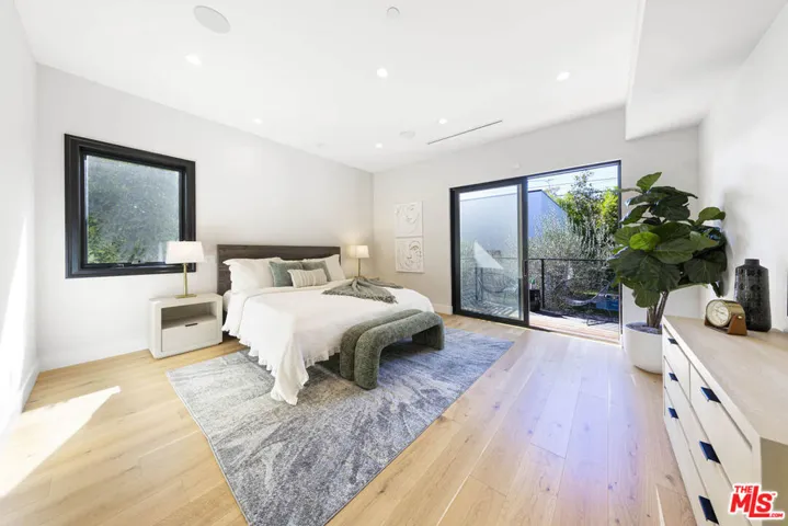 123 S Kilkea Drive, Los Angeles, California 90048