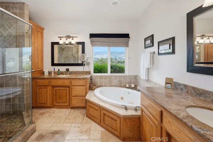 Main Ensuite