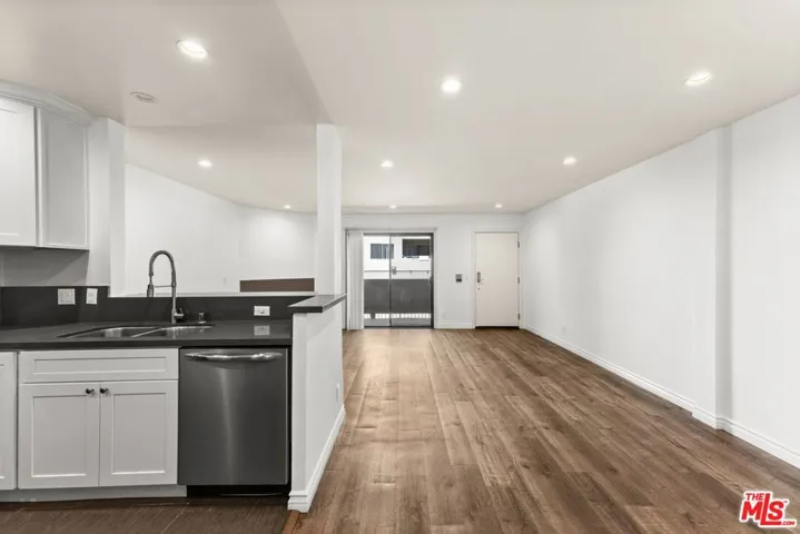 6212 Fulton Avenue 103, Van Nuys, California 91401