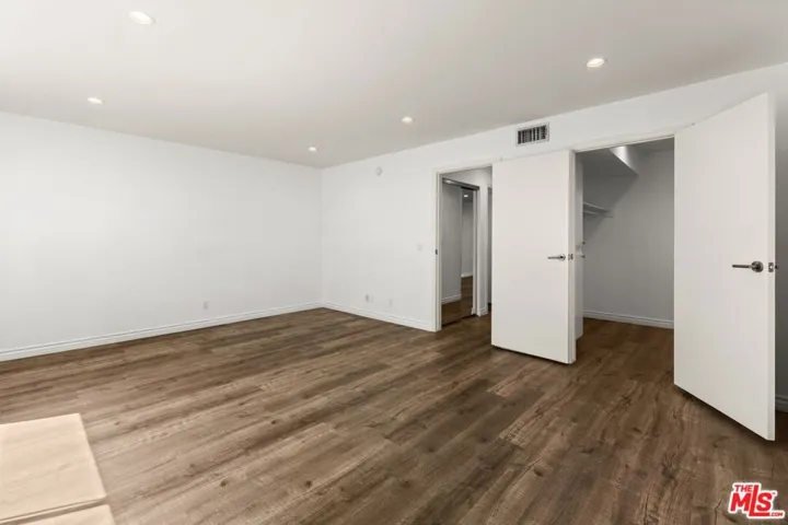 6212 Fulton Avenue 103, Van Nuys, California 91401