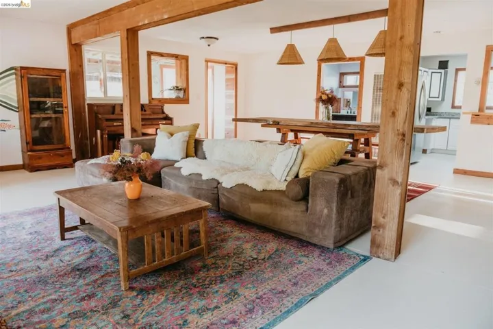 49100 Wickersham Road, Geyserville, California 95441