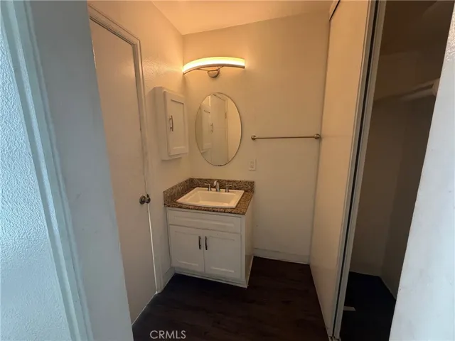 Vacant Unit batghroom