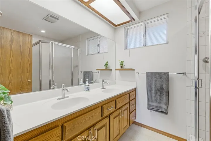 10140 Lindale, Bellflower, California 90706