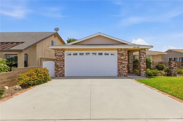 10140 Lindale, Bellflower, California 90706