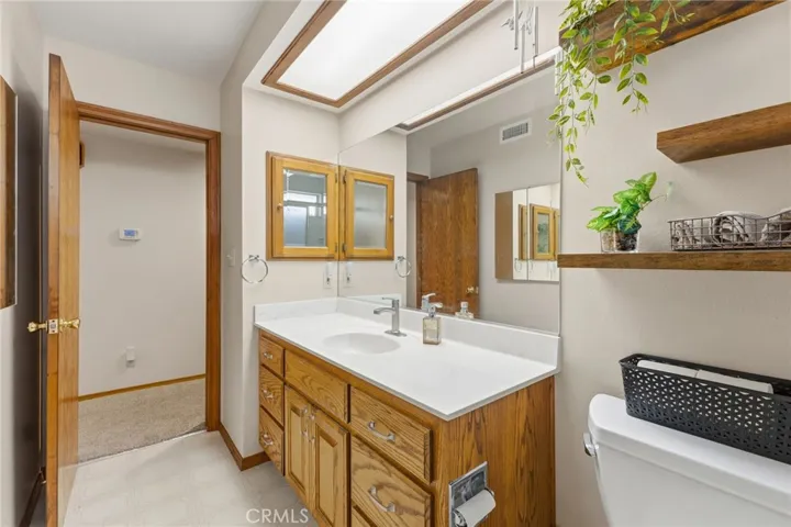 10140 Lindale, Bellflower, California 90706