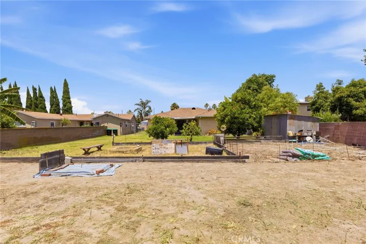 10140 Lindale, Bellflower, California 90706