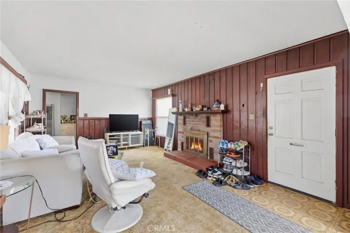 10140 Lindale, Bellflower, California 90706