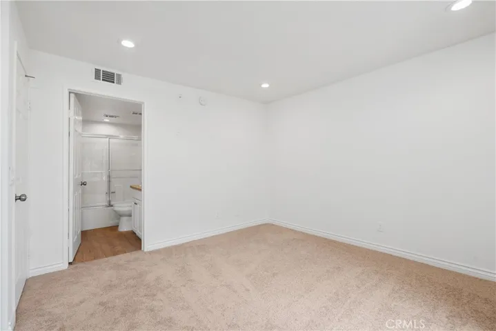 5525 Canoga Avenue 218, Woodland Hills, California 91367