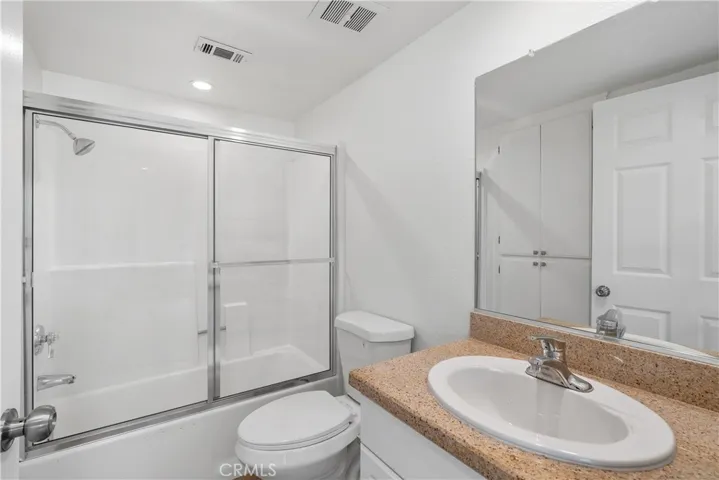 Ensuite bathroom #1