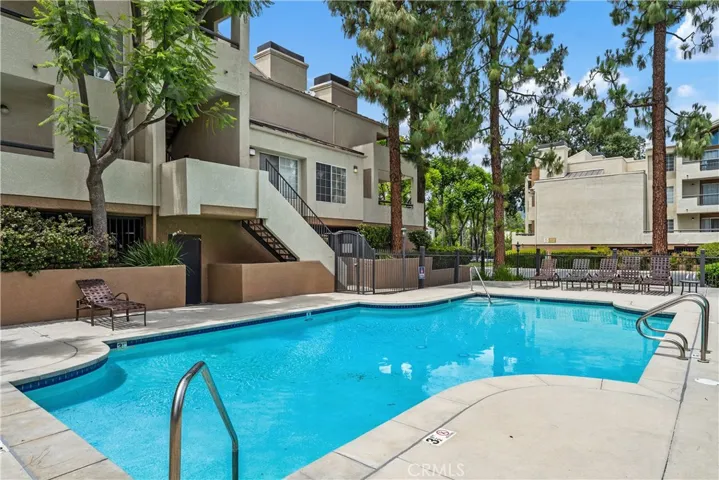 5525 Canoga Avenue 218, Woodland Hills, California 91367