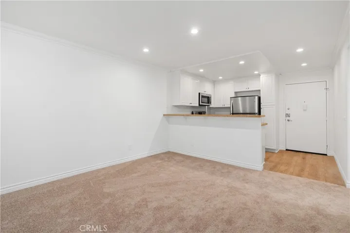 5525 Canoga Avenue 218, Woodland Hills, California 91367