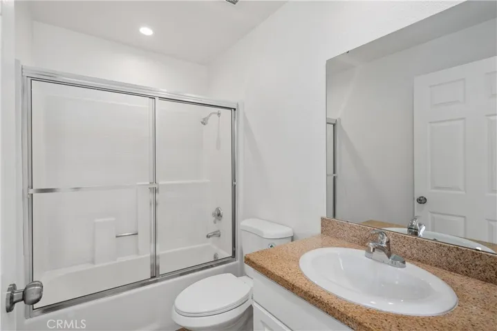 Ensuite bathroom #2