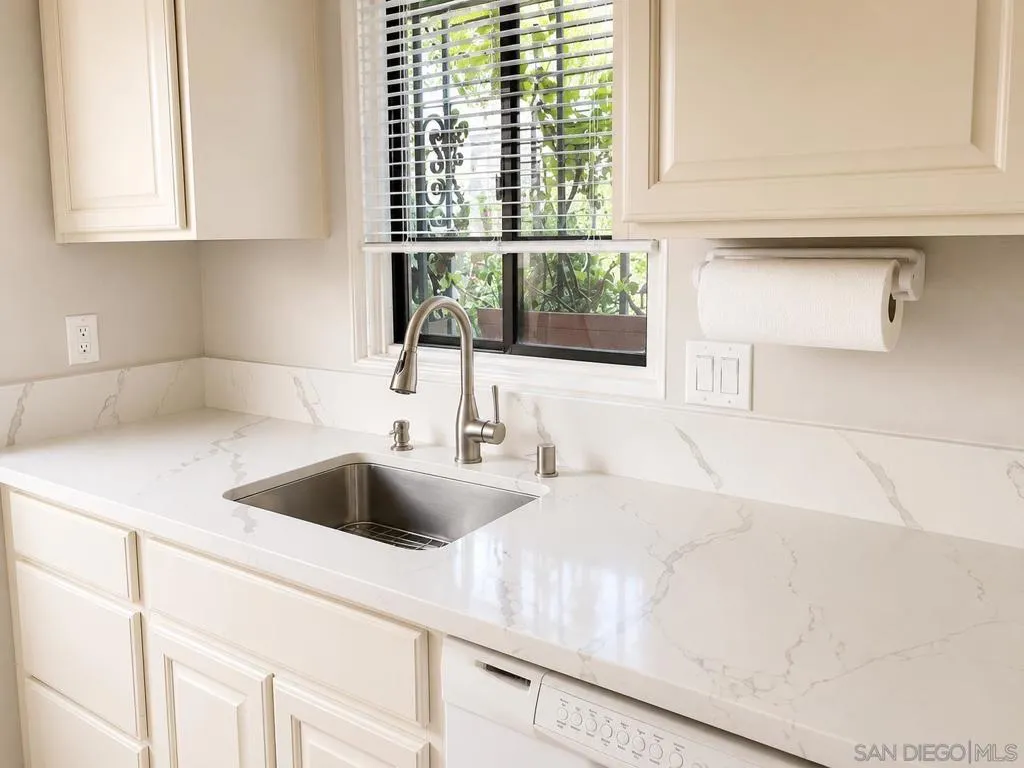 950 B Kitchen