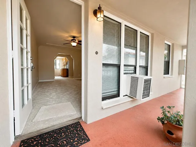 Entry to vacant 2BD/1BA unit. All other units tenant occupied. 956 B.