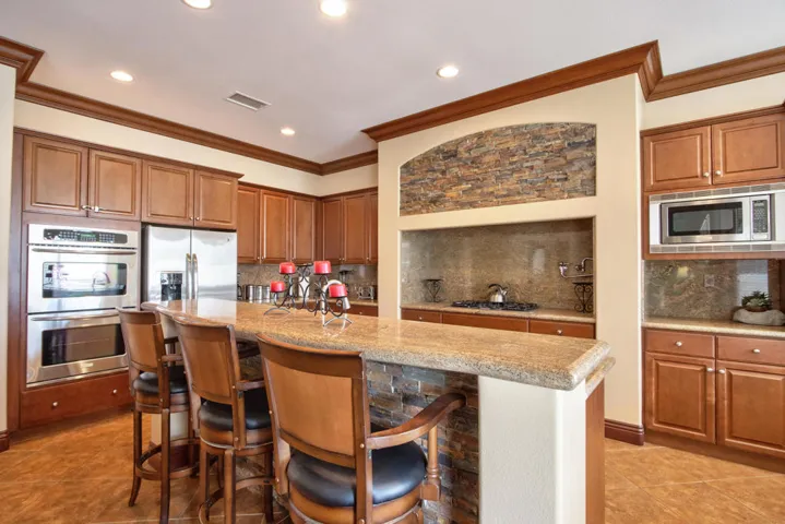 16-Kitchen