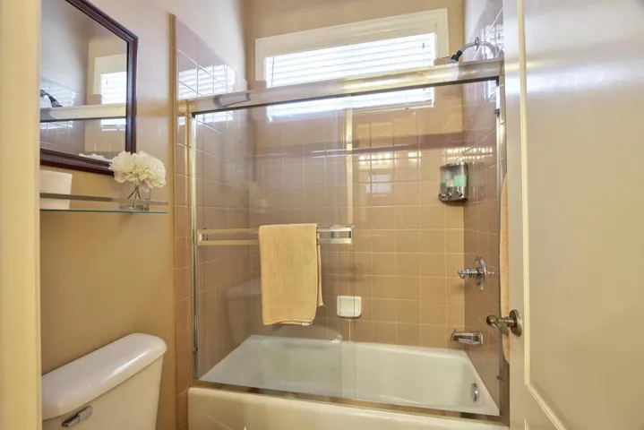 34-Bathroom-2