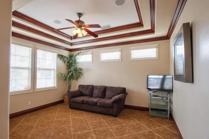 23-Family-Room