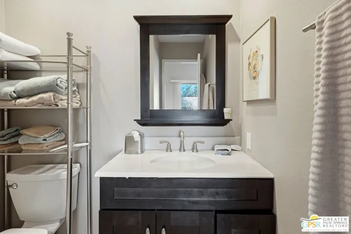 805 E Arenas Road, Palm Springs, California 92262