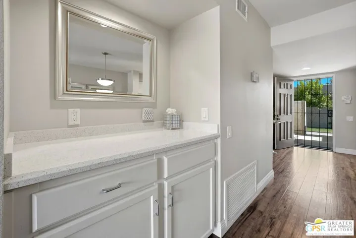 805 E Arenas Road, Palm Springs, California 92262